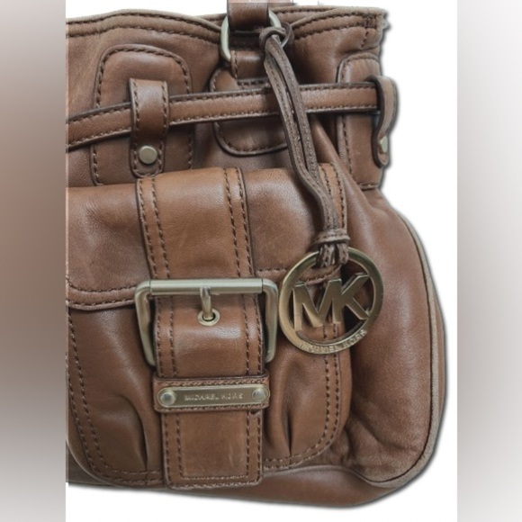 Vintage Michael Kors handbag in softest saddle brown leather with brass hardware - Picture 6 of 9